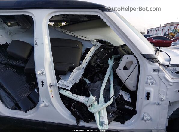 SALE27EU6S2439479 2025 LAND ROVER DEFENDER White Front interior view