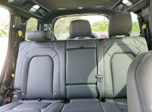 SALEPEFE2R2308332 2024 LAND ROVER DEFENDER Gray 