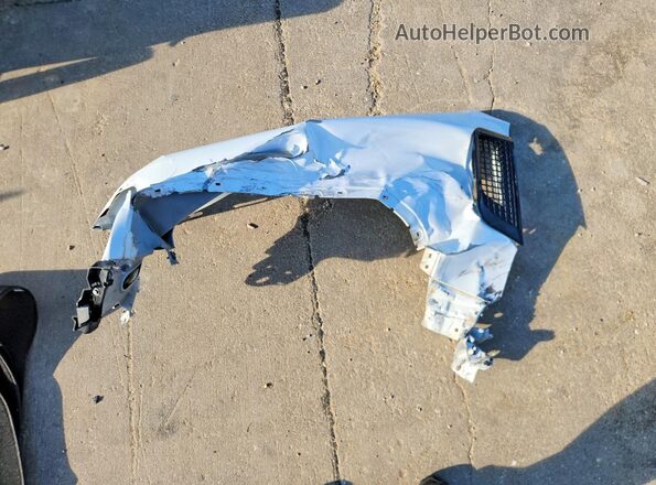SALEPERU2N2103669 2022 LAND ROVER DEFENDER White Engine compartment view