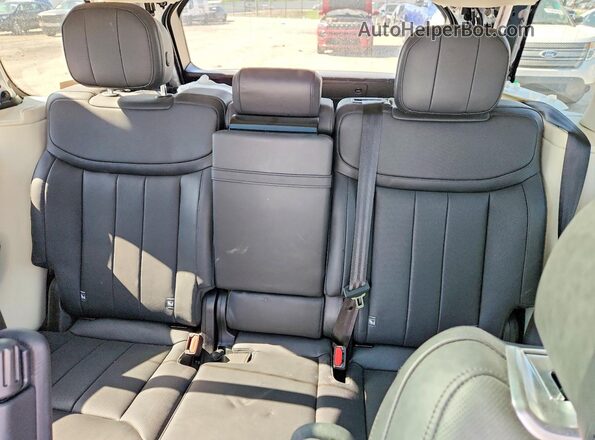 SALKP9FUXPA028453 2023 LAND ROVER RANGE White Widok tylnych siedzeń
