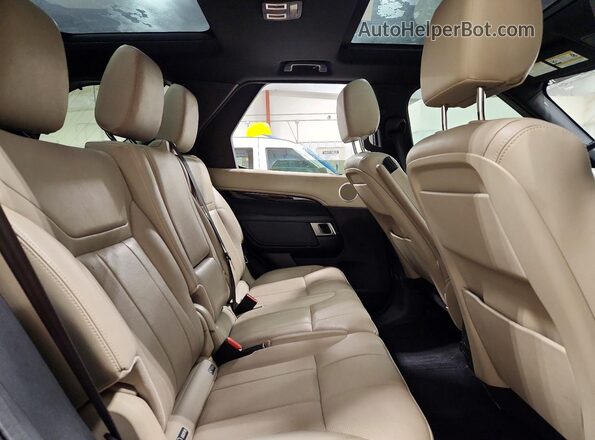 SALRG2RV8KA095314 2019 LAND ROVER DISCOVERY Black Rear interior view
