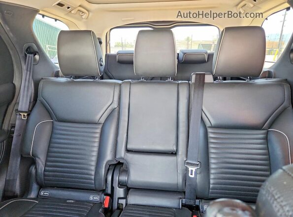 SALRHBBK8HA000174 2017 LAND ROVER DISCOVERY Белый Вид задних сидений