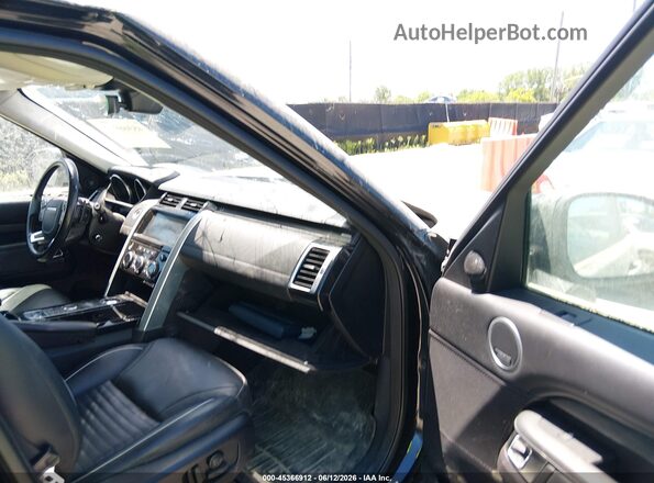 SALRHBBVXHA025832 2017 LAND ROVER DISCOVERY Black Front interior view