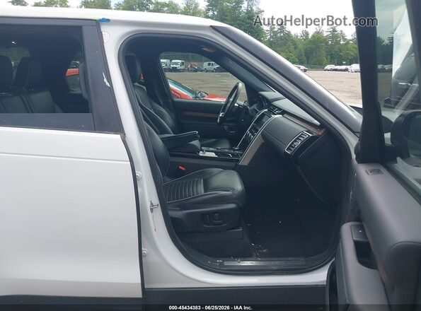 SALRRBBV3HA045885 2017 LAND ROVER DISCOVERY White Front interior view