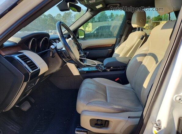 SALRRBBV8HA046451 2017 LAND ROVER DISCOVERY White Front interior view