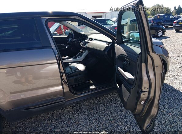 SALVP2BG8HH218362 2017 LAND ROVER RANGE ROVER EVOQUE Brown Front interior view