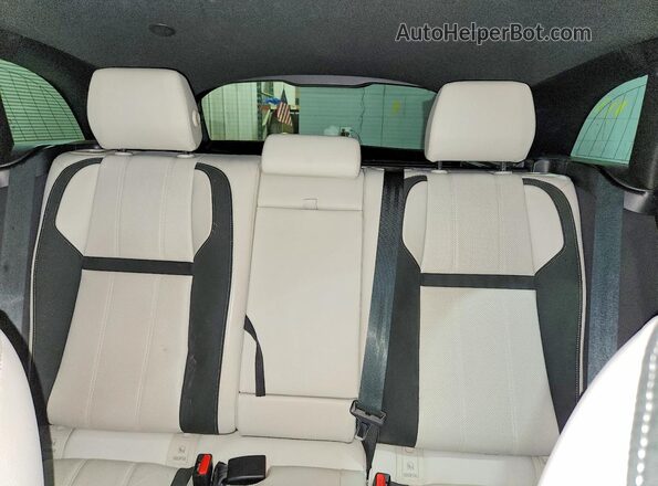 SALYT2EU0PA357595 2023 LAND ROVER RANGE White Հետևի նստատեղերի տեսք