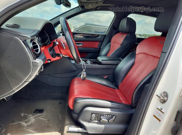 SJAAC2ZV0JC018473 2018 BENTLEY BENTAYGA White Vista interior delantera