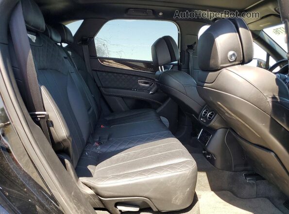 SJAAC2ZV5HC016003 2017 BENTLEY BENTAYGA Black Սալոնի հետևի տեսք