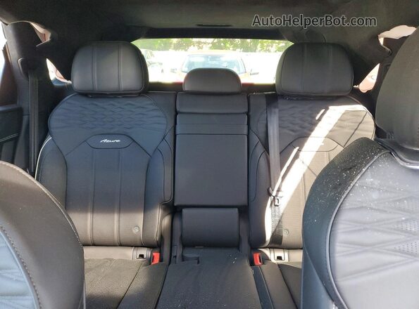 SJAAT2ZV0RC027976 2024 BENTLEY BENTAYGA Черный Вид задних сидений