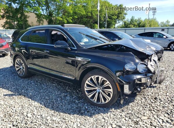 SJAAT2ZV0RC027976 2024 BENTLEY BENTAYGA Черный Передняя правая четверть