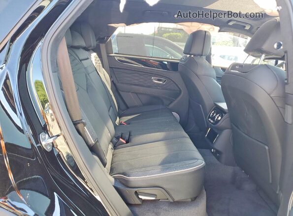 SJAAT2ZV0RC027976 2024 BENTLEY BENTAYGA Черный Вид задней части салона