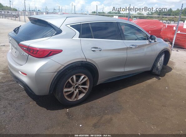 SJKCH5CP5HA033672 2017 INFINITI QX30 Silver Tył prawy