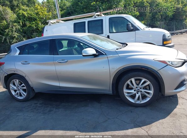 SJKCH5CP7HA033320 2017 INFINITI QX30 Серебряный Вид щитка приборов