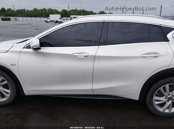 SJKCH5CP8JA045398 2018 INFINITI QX30 White Панорамний вид салону 360°