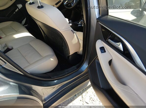 SJKCH5CR9HA018075 2017 INFINITI QX30 Silver Widok naklejki z numerem VIN