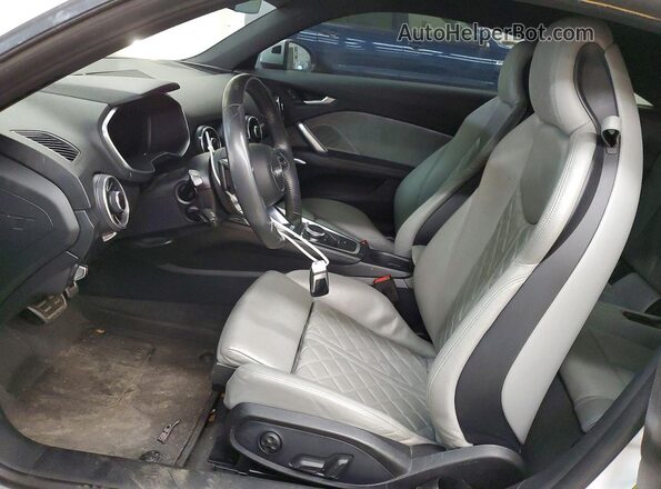 TRUC5AFV0J1013906 2018 AUDI TT White Front interior view