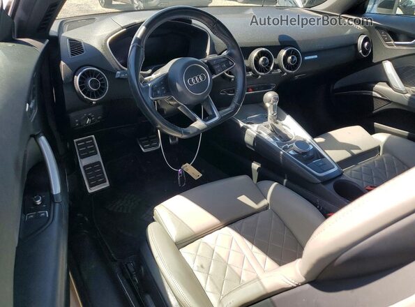 TRUC5AFV5H1006119 2017 AUDI TT White Vista del salpicadero