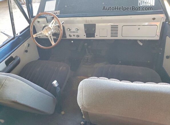U15GLY41816 1977 FORD BRONCO Синий Вид панели приборов