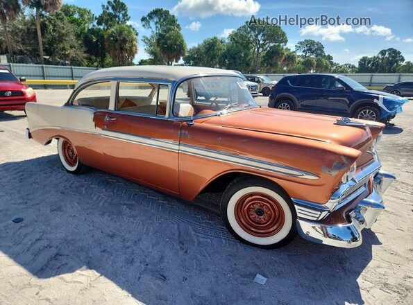VC56T153567 1956 CHEVROLET B-SERIES Двухцветный 