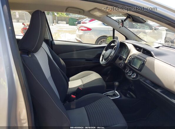 VNKJTUD33JA093316 2018 TOYOTA YARIS Silver წინა სალონის ხედი