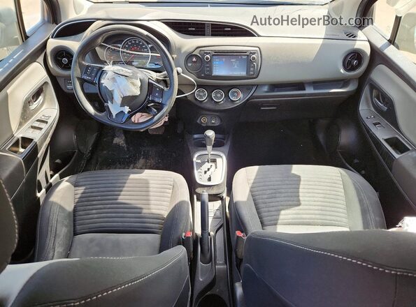 VNKKTUD32JA088452 2018 TOYOTA YARIS Черный Вид панели приборов