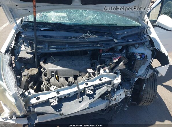 VNKKTUD34HA084980 2017 TOYOTA YARIS Белый Вид сзади