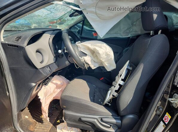 VNKKTUD35HA079612 2017 TOYOTA YARIS Black Front interior view
