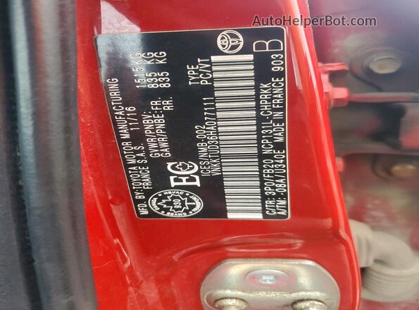 VNKKTUD36HA077111 2017 TOYOTA YARIS Red ძრავის განყოფილების ხედი