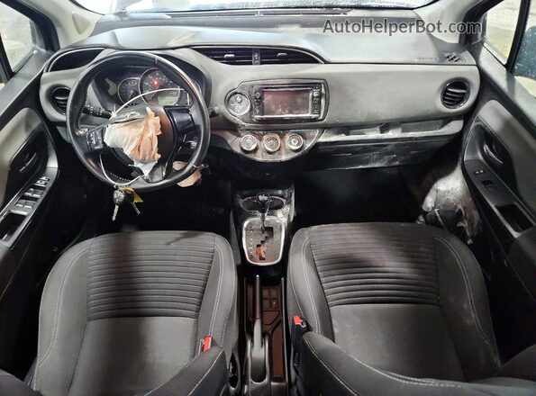 VNKKTUD38GA069865 2016 TOYOTA YARIS Gray Вид панелі приладів