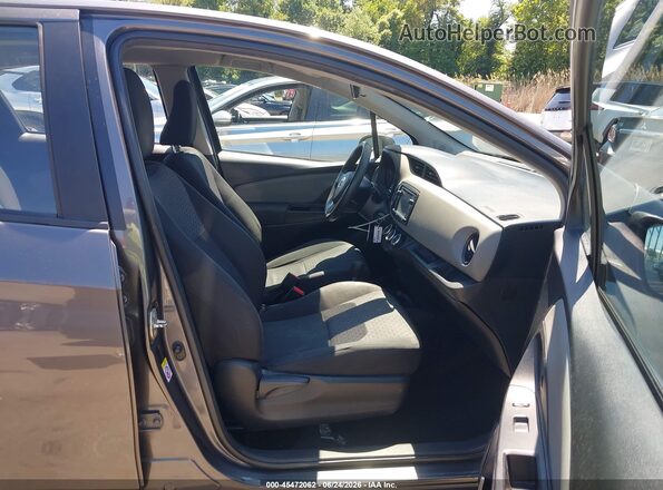 VNKKTUD38HA072802 2017 TOYOTA YARIS Gray Widok wnętrza z przodu