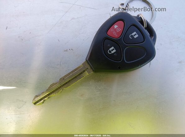 VNKKTUD38HA082987 2017 TOYOTA YARIS Red Առջևի վահանակի տեսք