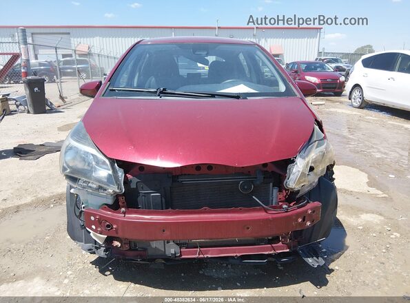 VNKKTUD38HA082987 2017 TOYOTA YARIS Red Սալոնի հետևի տեսք