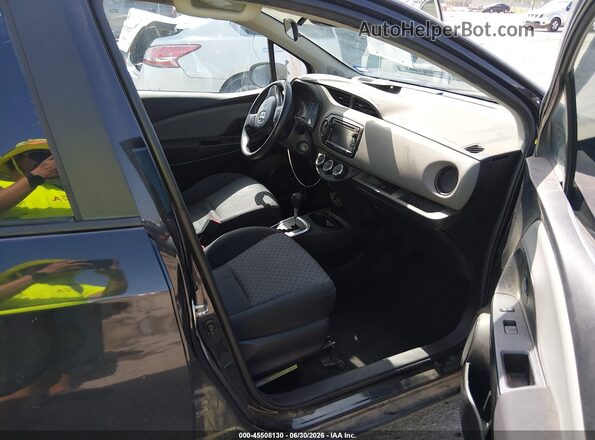 VNKKTUD39HA073392 2017 TOYOTA YARIS Gray წინა სალონის ხედი