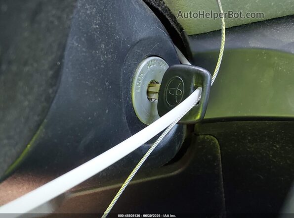 VNKKTUD39HA073392 2017 TOYOTA YARIS Gray წინა პანელის ხედი