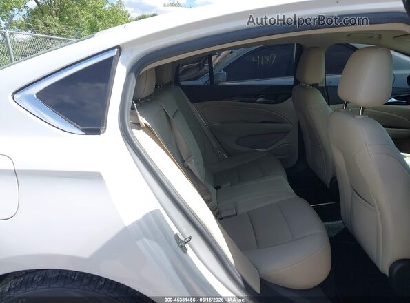 W04GP6SX5J1065780 2018 BUICK REGAL Белый Вид наклейки с VIN-кодом