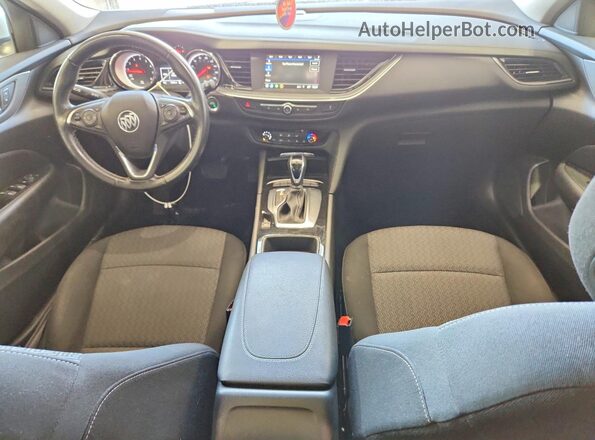 W04GU8SX5K1017380 2019 BUICK REGAL Белый Вид панели приборов