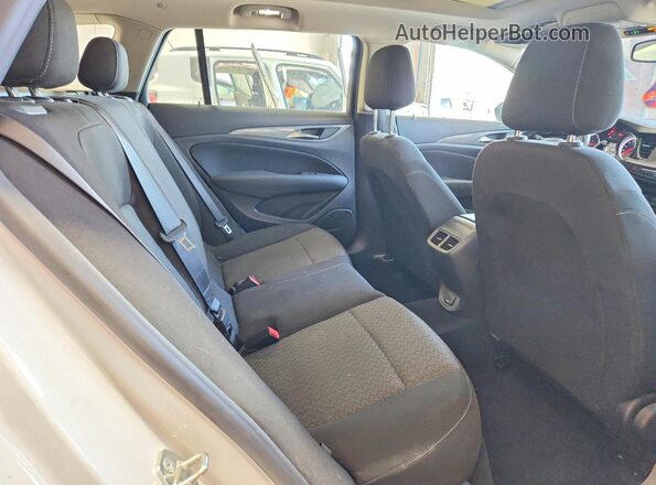 W04GU8SX5K1017380 2019 BUICK REGAL Белый Вид задней части салона