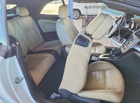 W04WH3N56KG326852 2019 BUICK CASCADA White 