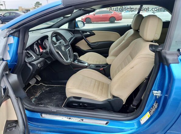 W04WJ3N55HG166136 2017 BUICK CASCADA Blue წინა სალონის ხედი