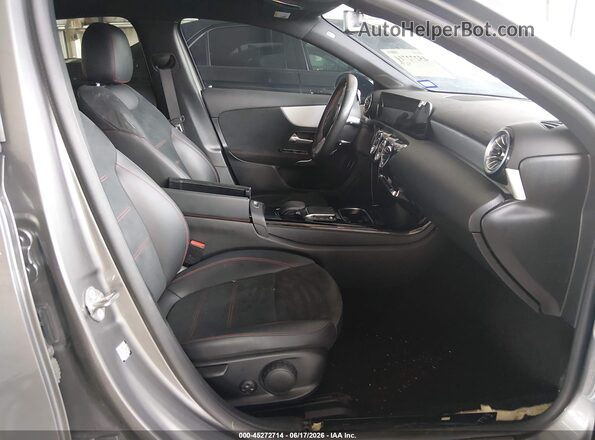 W1K3G4EB0NJ365800 2022 MERCEDES-BENZ A 220 Gray Front interior view