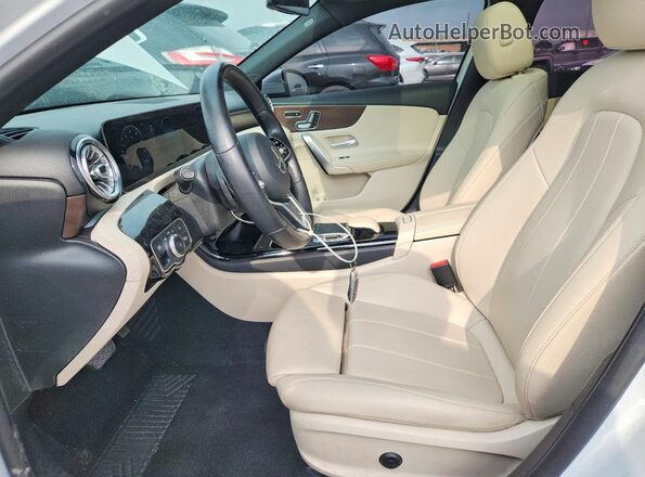 W1K3G4EB1LJ230984 2020 MERCEDES-BENZ A White წინა სალონის ხედი