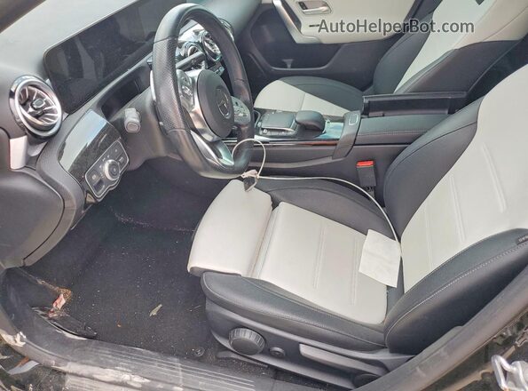 W1K3G4EB2NJ361652 2022 MERCEDES-BENZ A Черный Вид салона спереди