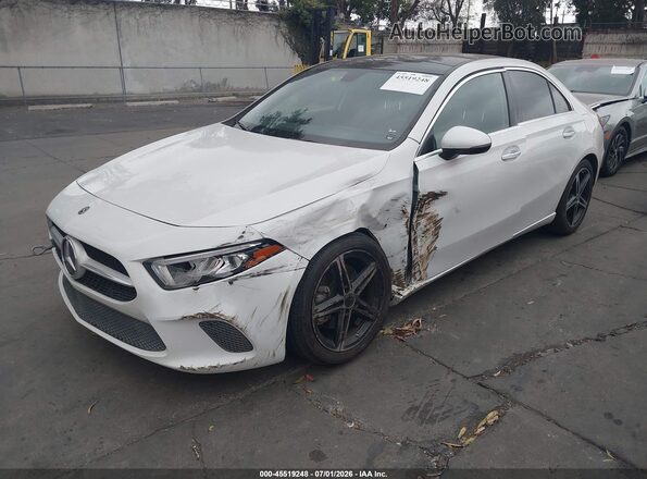 W1K3G4EB3LJ210686 2020 MERCEDES-BENZ A 220 White Front left