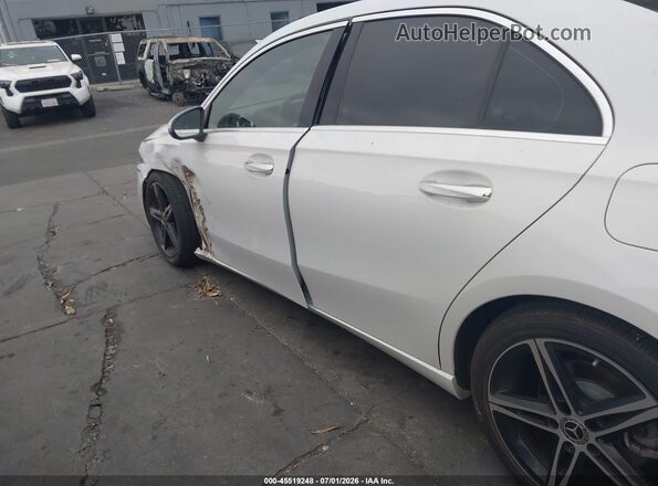 W1K3G4EB3LJ210686 2020 MERCEDES-BENZ A 220 White Rear view