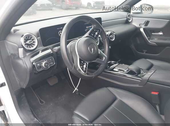 W1K3G4EB3LJ210686 2020 MERCEDES-BENZ A 220 White 