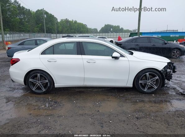W1K3G4EB6MJ301422 2021 MERCEDES-BENZ A 220 White Панорамний вид салону 360°