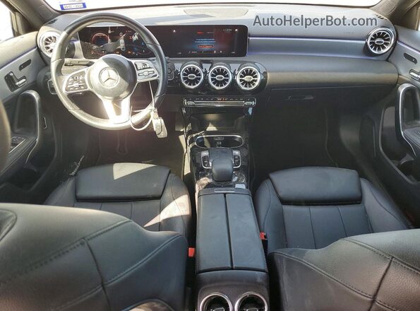 W1K3G4EB9LJ234345 2020 MERCEDES-BENZ A Черный Вид панели приборов