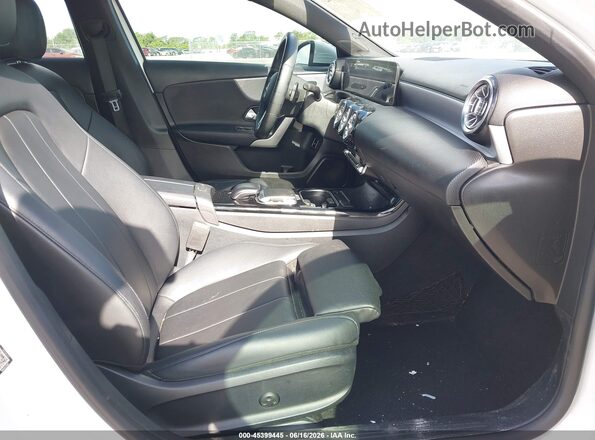 W1K3G4EB9LW045276 2020 MERCEDES-BENZ A 220 White Vista interior delantera