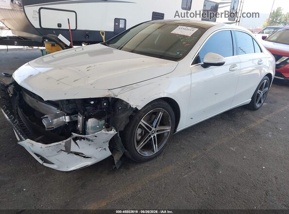 W1K3G4EBXNJ337065 2022 MERCEDES-BENZ A 220 White Առջևի ձախ երեք քառորդ տեսարան